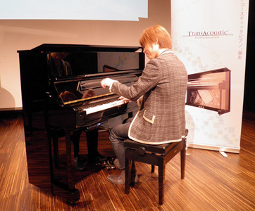 「ヤマハトランスアコースティックピアノ」※2月24日開催の製品発表会の様子